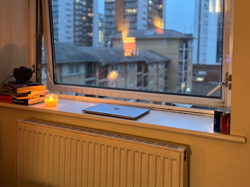 Room Newport Avenue in Greater London
