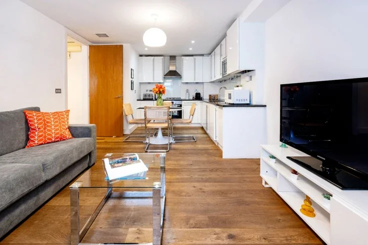 Flat Shaftesbury Avenue in Greater London