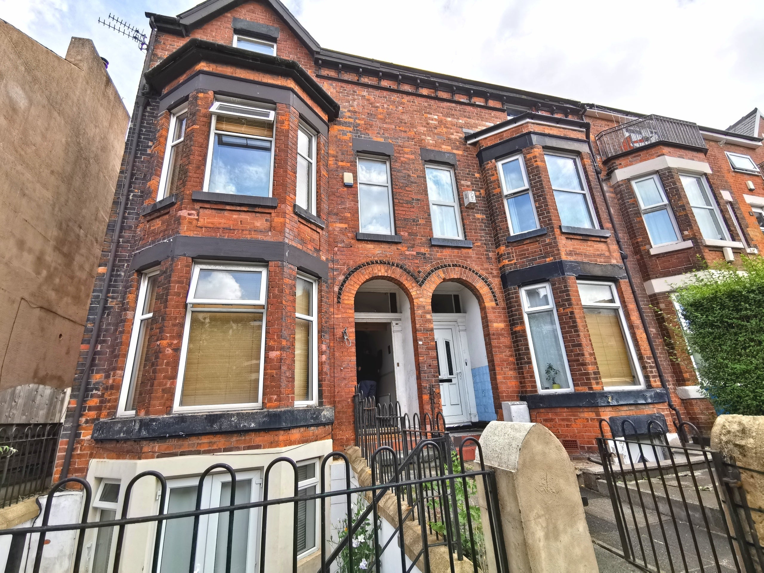 Flat Keppel Road in Manchester