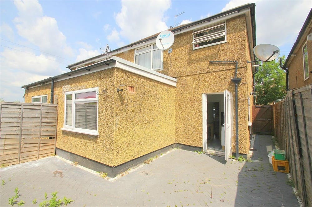 Flat Turton Way in Slough
