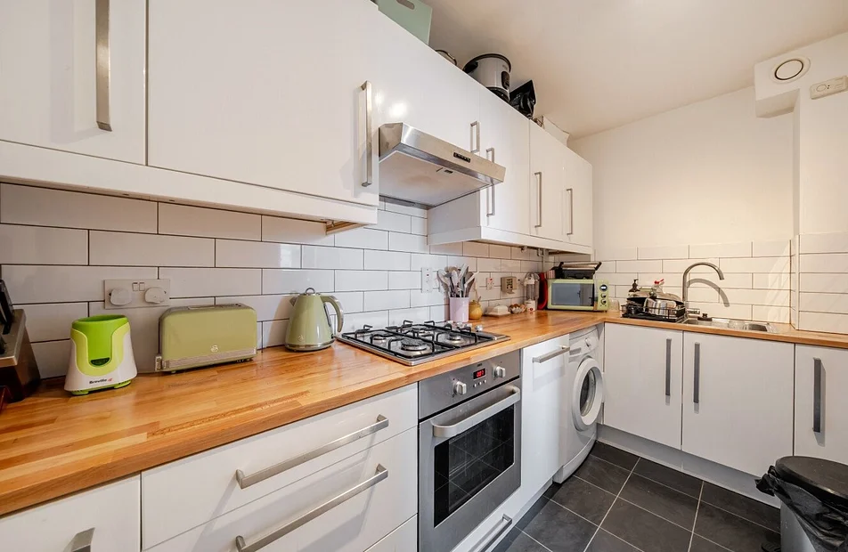 Flat Carmichael Mews in Greater London