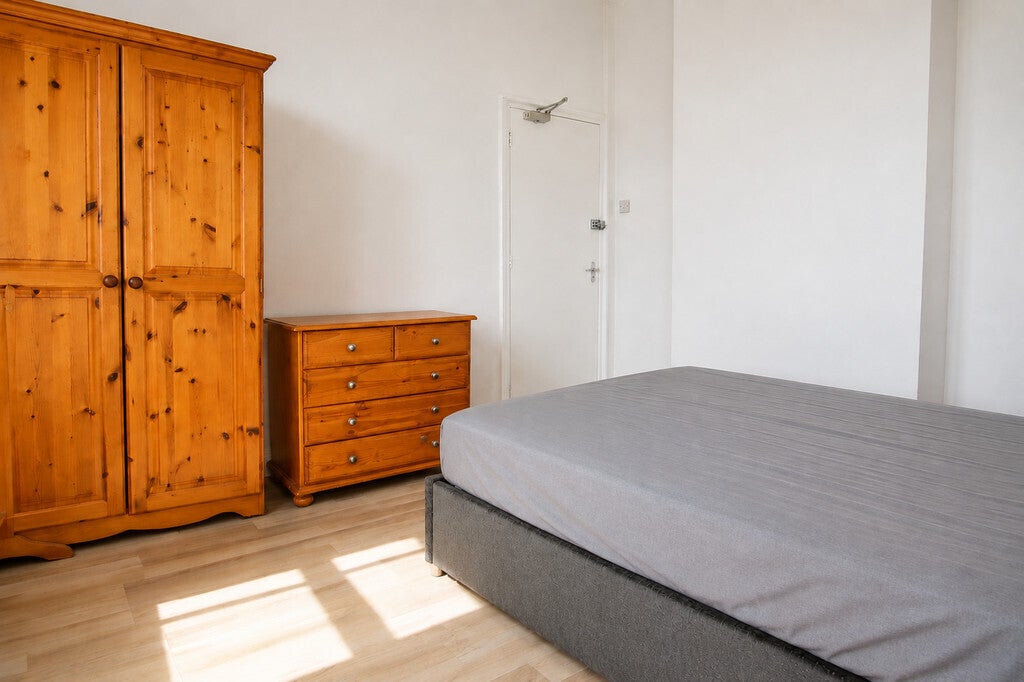Room Coronation Road in Coventry