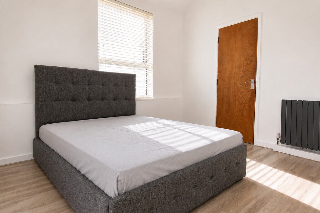 Room Coronation Road in Coventry