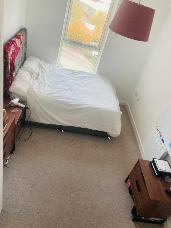 Room Trafford Road in Salford