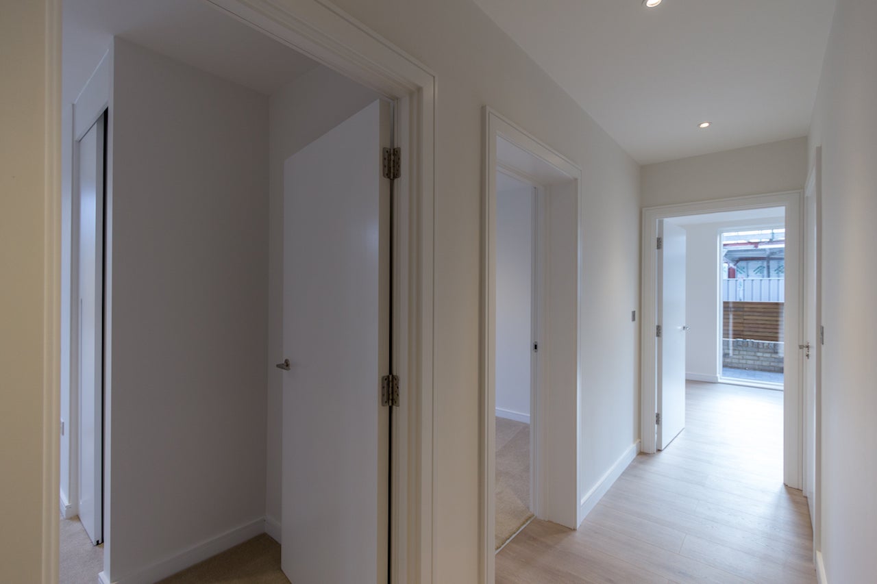 Flat Lionel Road South in Greater London