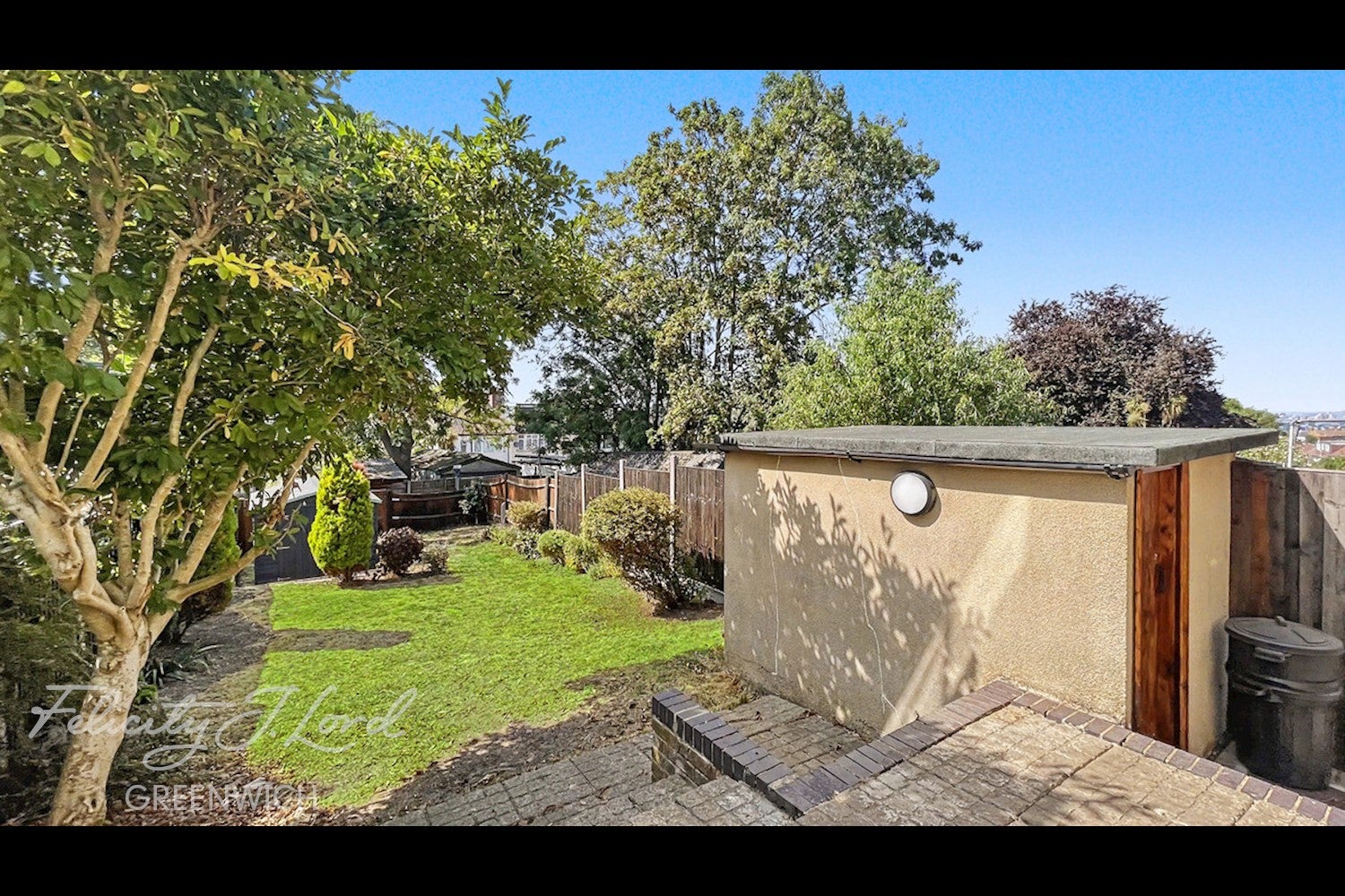 House Ankerdine Crescent in Greater London