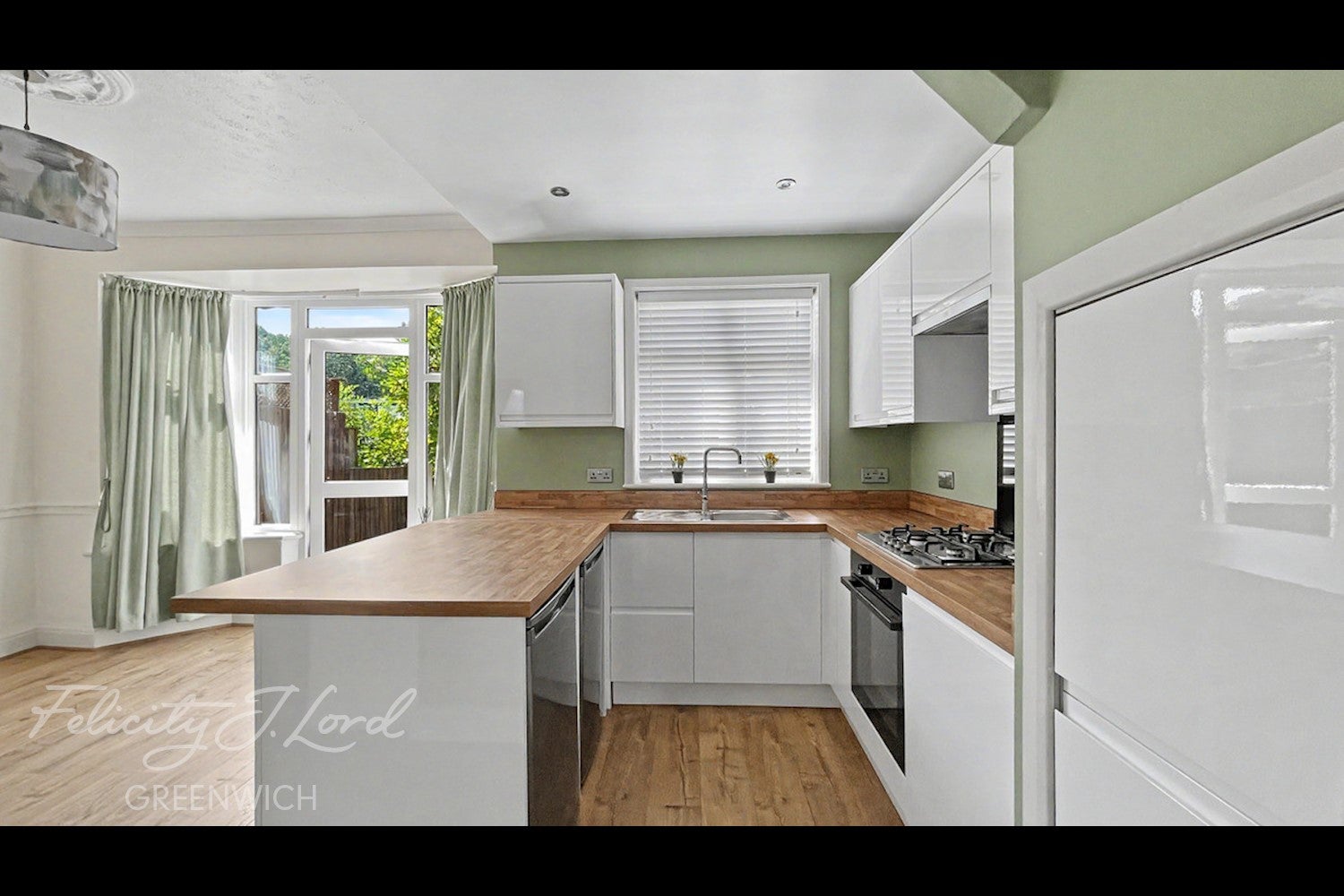 House Ankerdine Crescent in Greater London