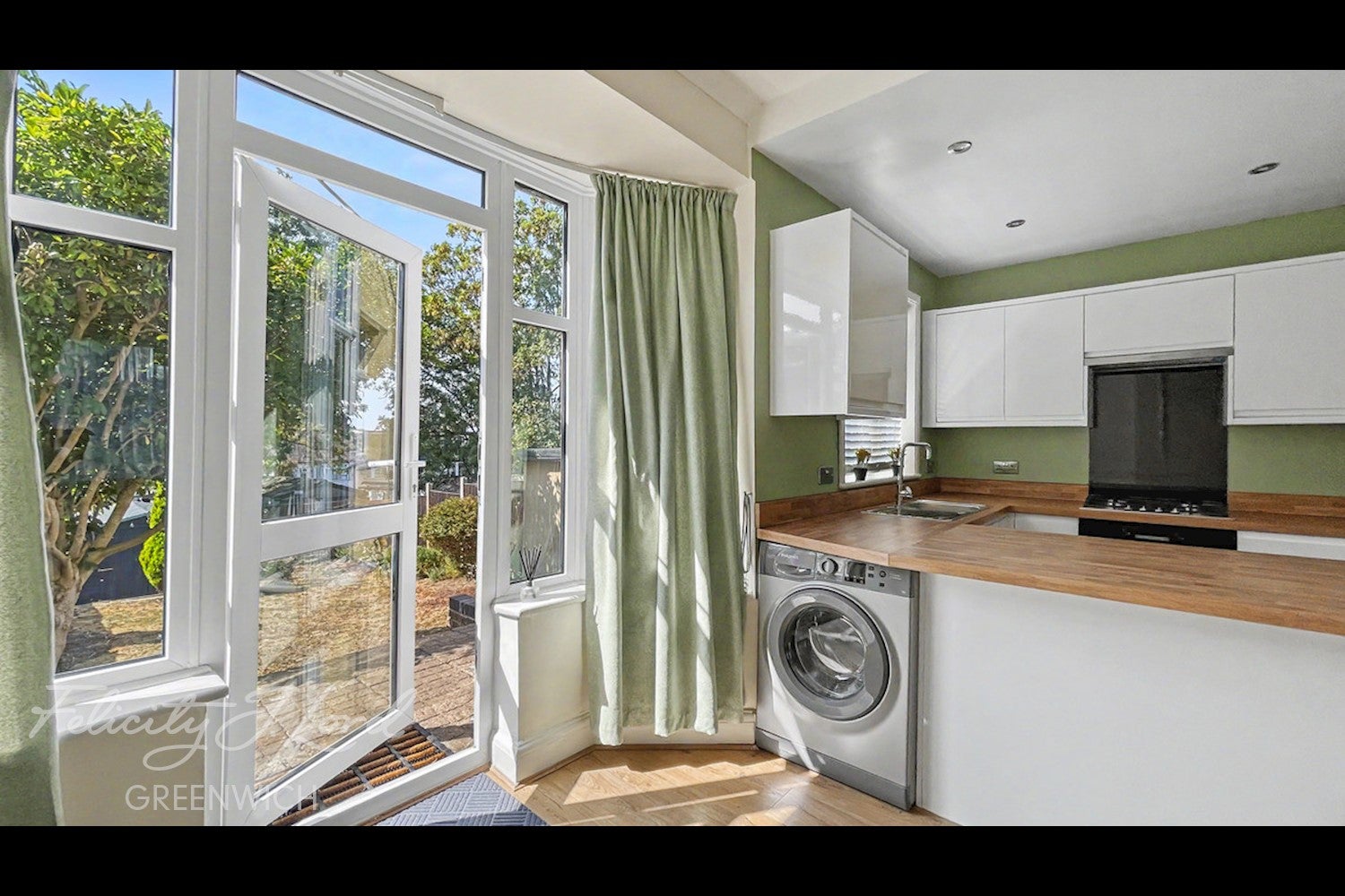 House Ankerdine Crescent in Greater London