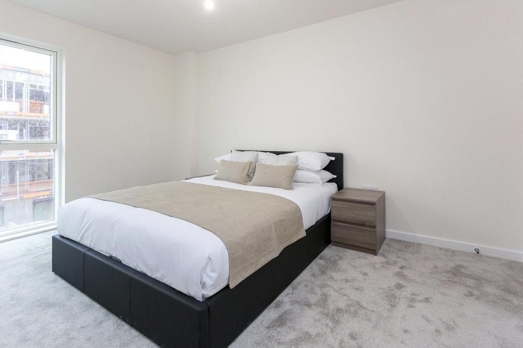 Flat Hargrave Drive in Greater London