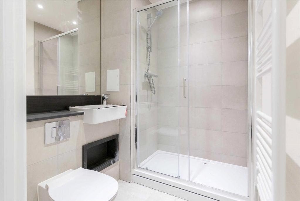 Flat Hargrave Drive in Greater London