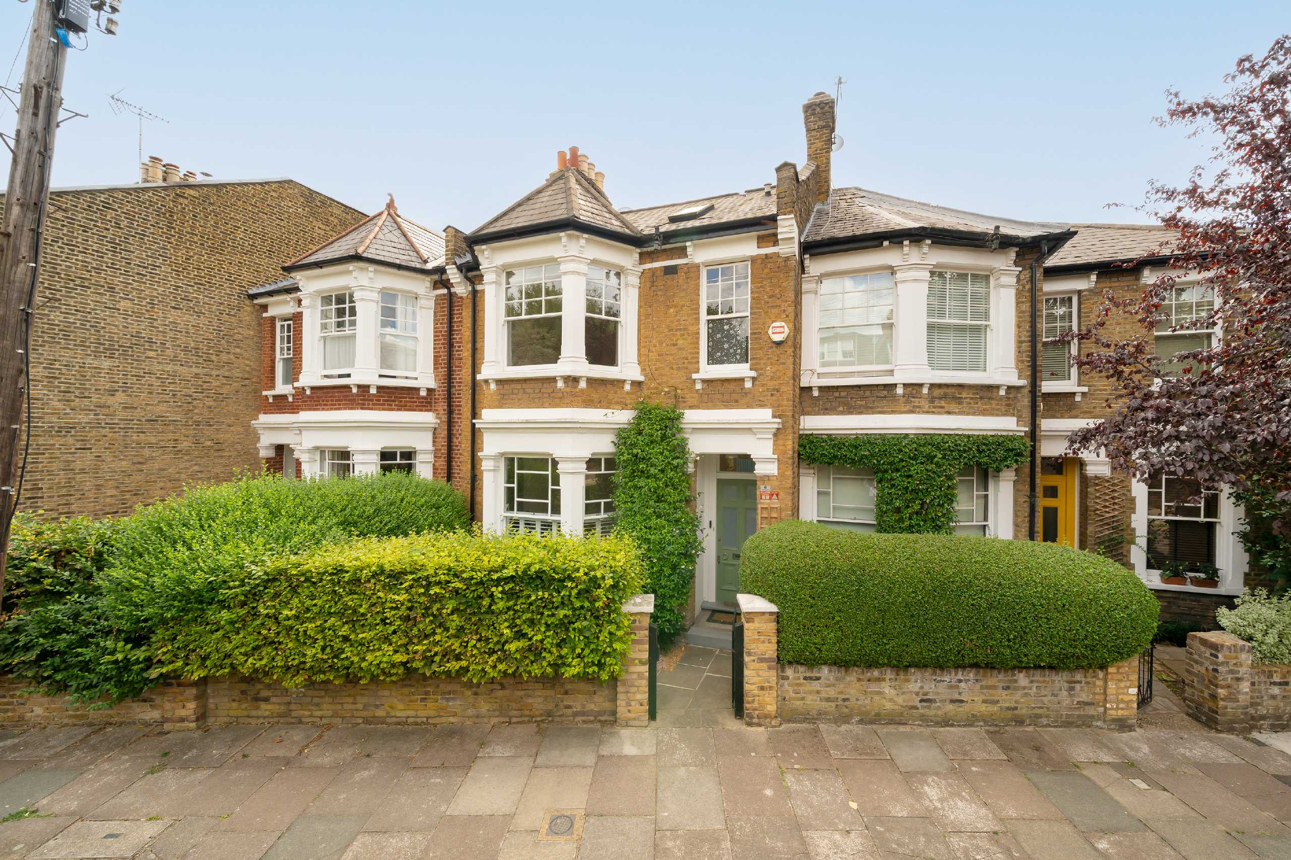 House Dunmore Road in Greater London