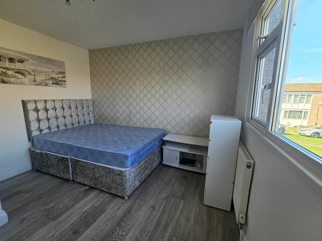 Room Second Avenue in Castle Point