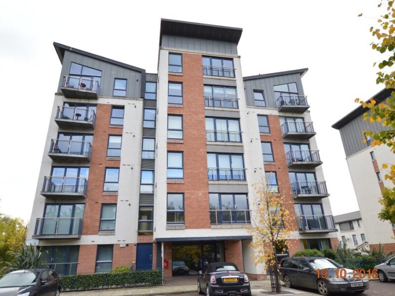 Flat Haughview Terrace in Glasgow