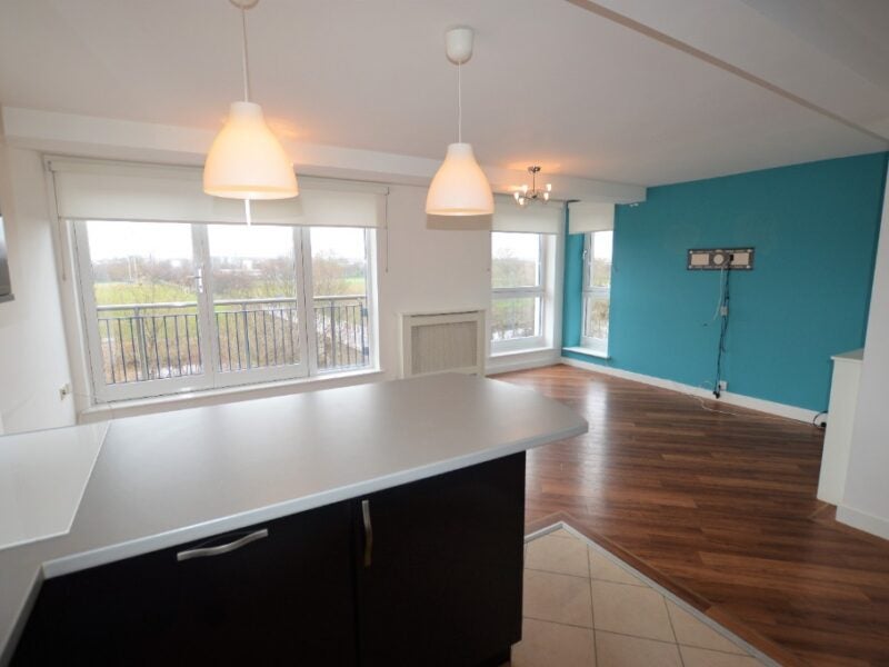 Flat Haughview Terrace in Glasgow