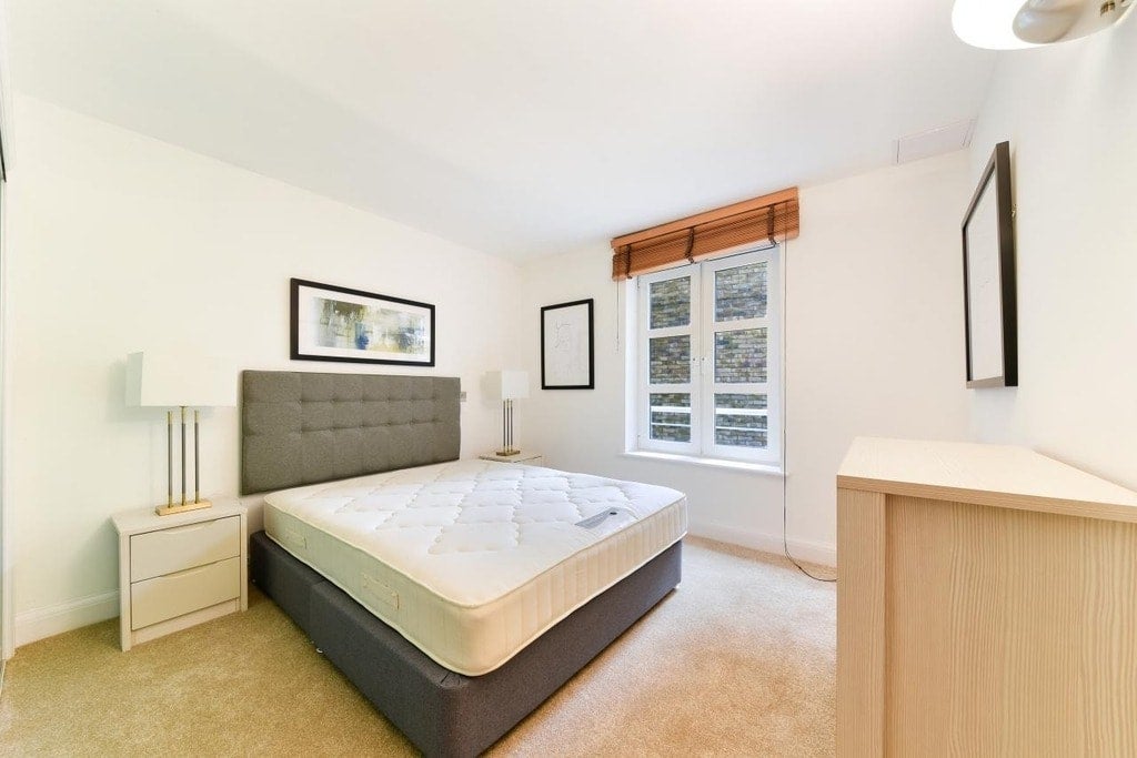 Flat New Globe Walk in Greater London