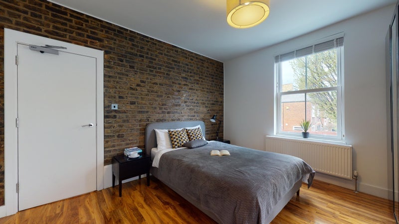 Flat St. Albans Avenue in Greater London