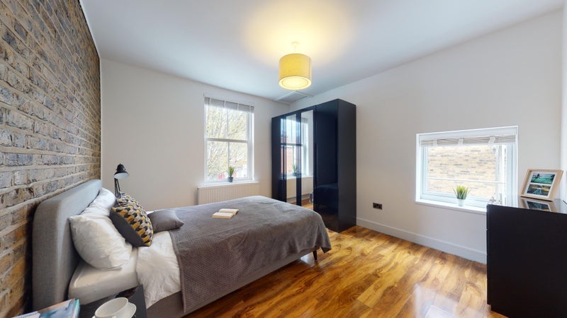 Flat St. Albans Avenue in Greater London