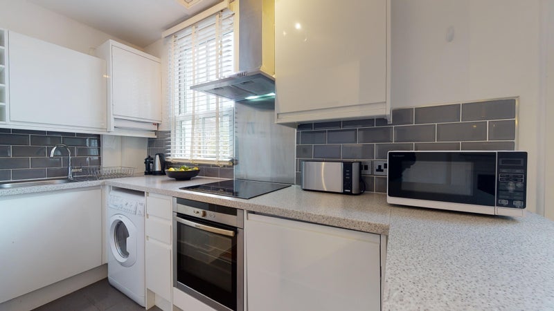 Flat St. Albans Avenue in Greater London