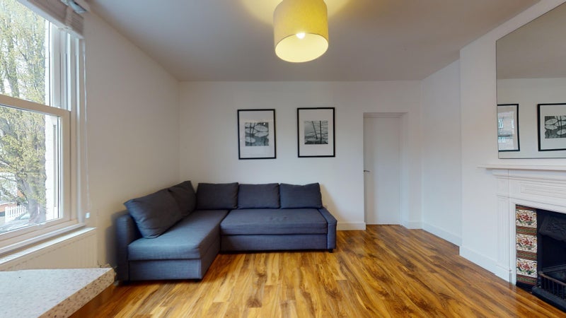 Flat St. Albans Avenue in Greater London
