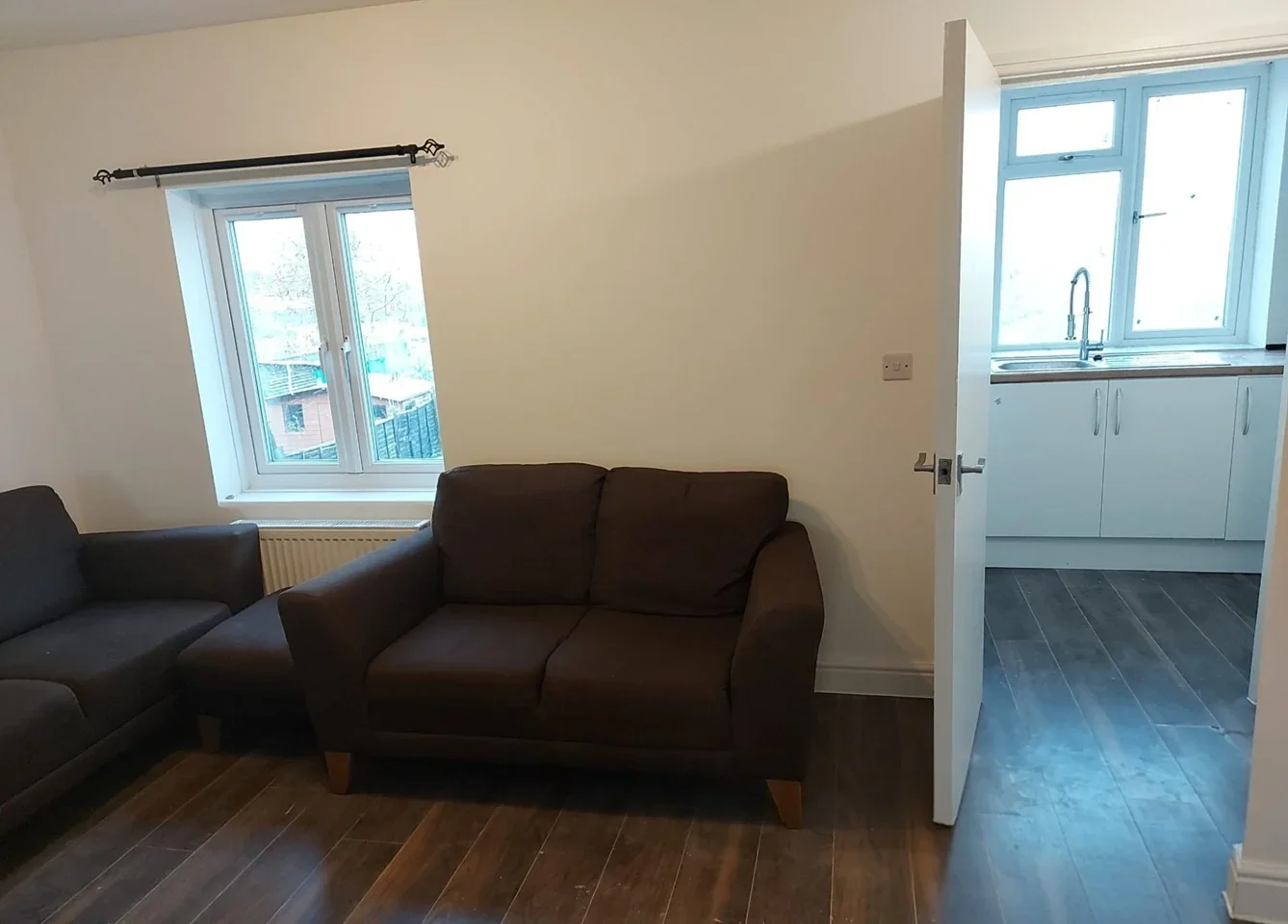 Flat Elthorne Way in Greater London