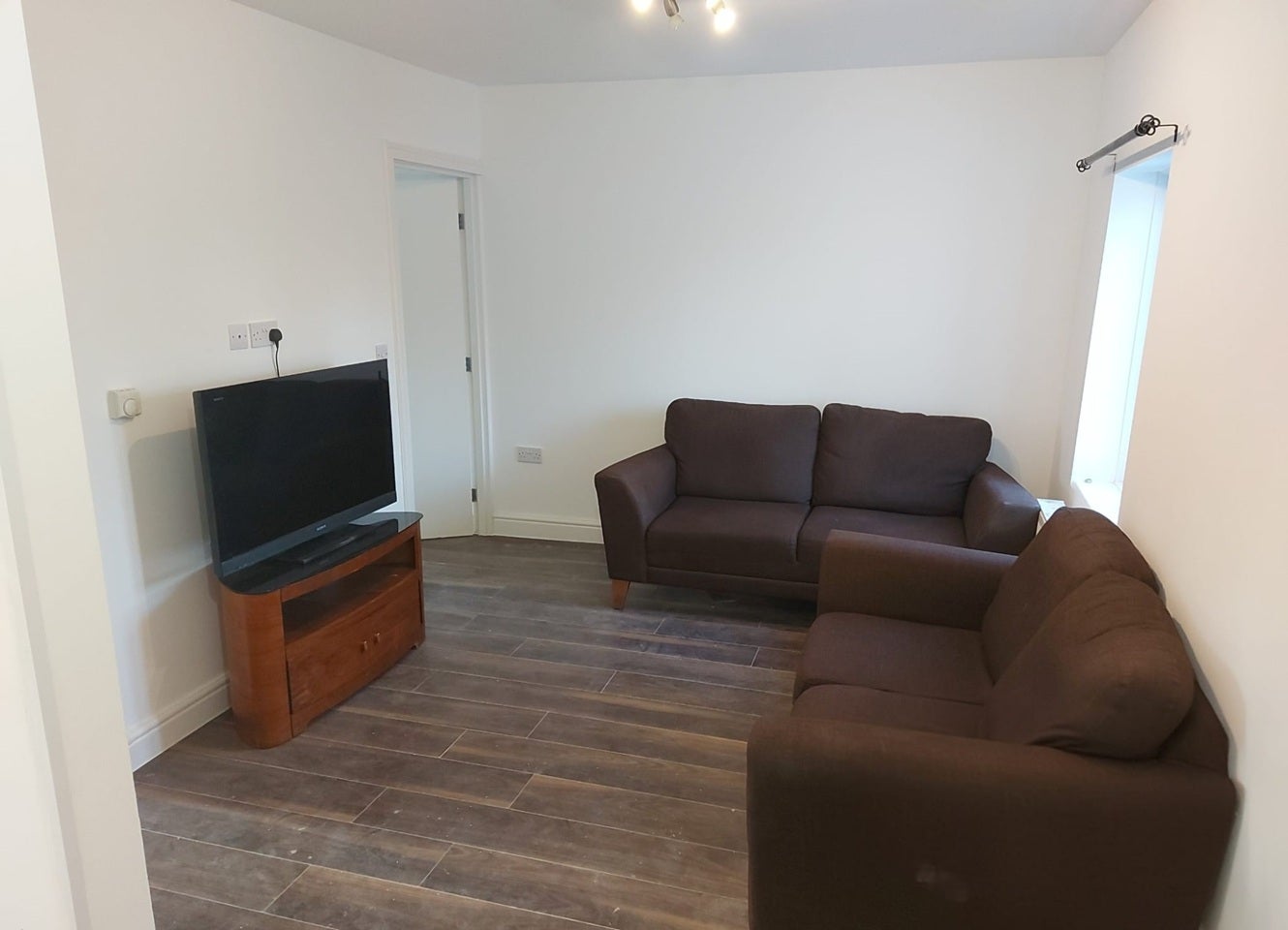 Flat Elthorne Way in Greater London