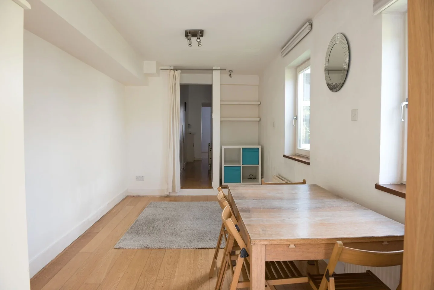 Flat Berrymead Gardens in Greater London