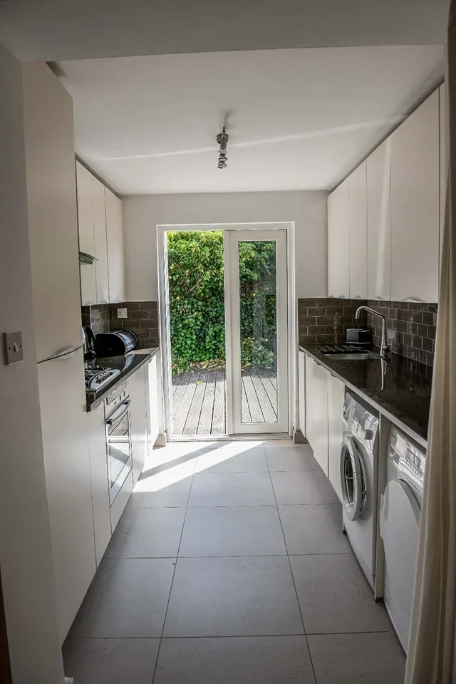 Flat Berrymead Gardens in Greater London
