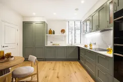 Flat Kynance Place in Greater London