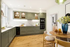 Flat Kynance Place in Greater London