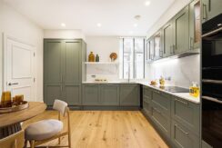 Flat Kynance Place in Greater London
