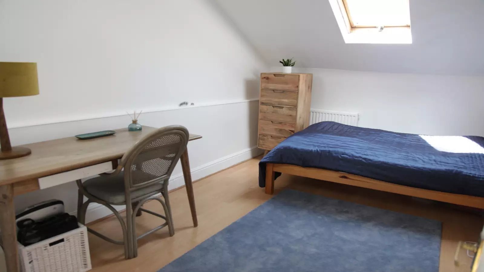 Flat Bewlys Road in Greater London