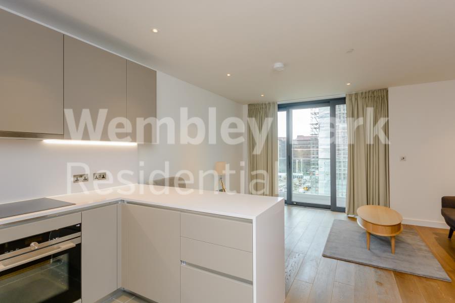 Flat Elvin Gardens in London