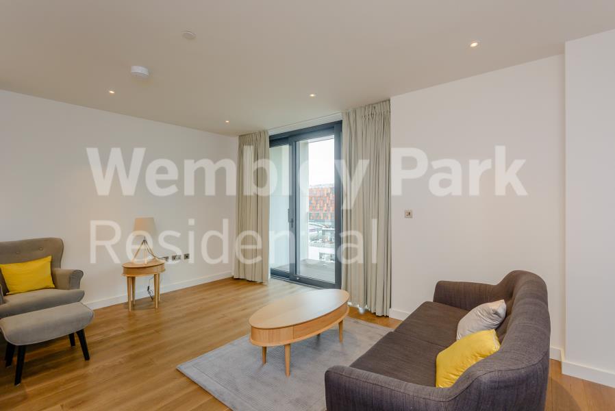 Flat Elvin Gardens in London