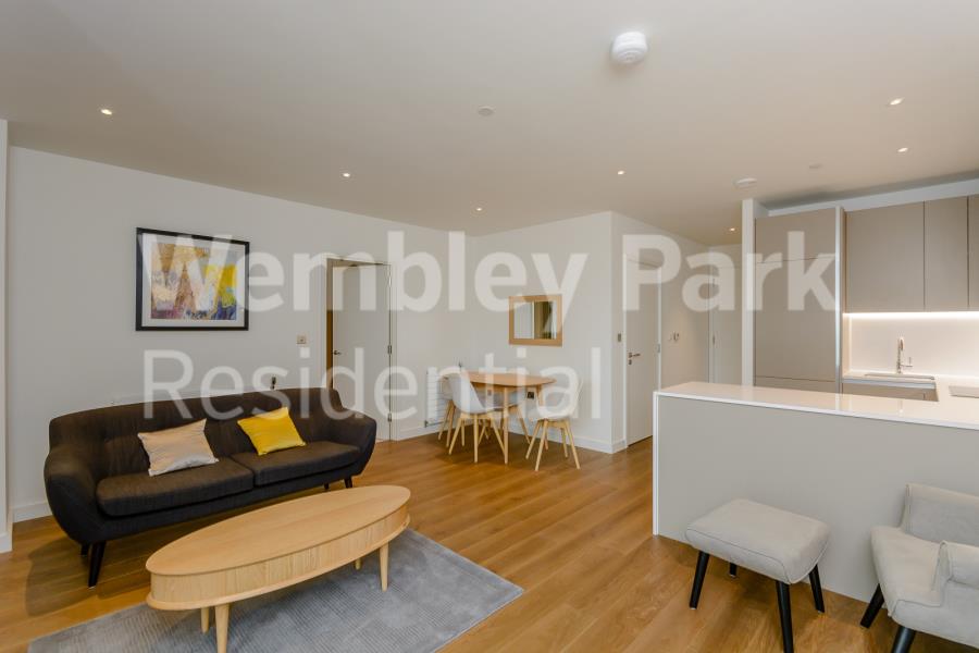 Flat Elvin Gardens in London