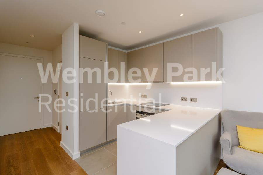 Flat Elvin Gardens in London