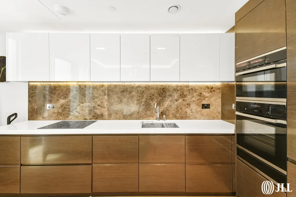 Flat Radnor Terrace in Greater London