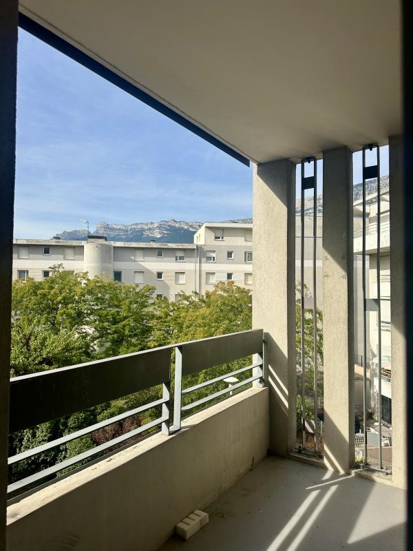 Appartement Allée Pierre Ponson du Terrail à Échirolles