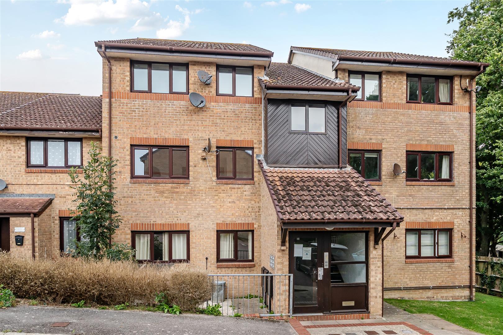 Flat Alexandra Court in Bridport