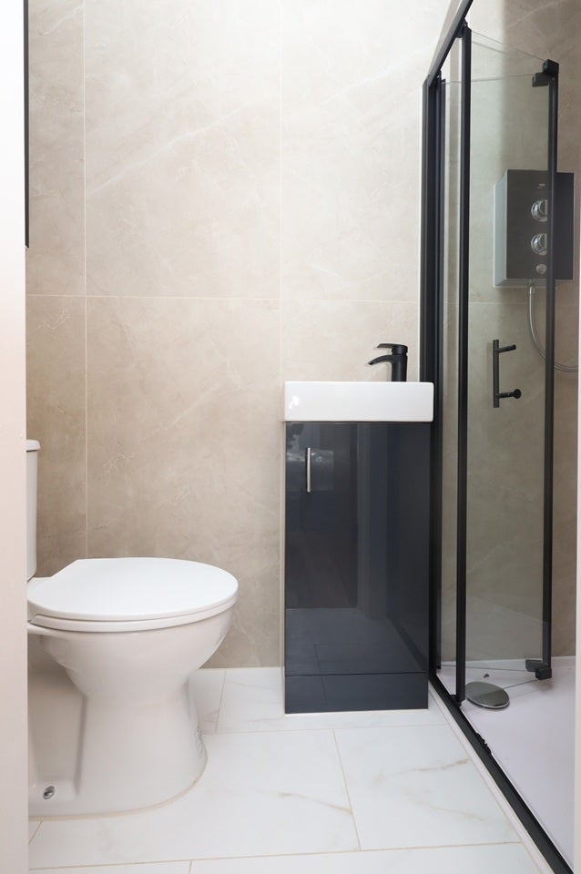 Flat Ancona Road in Greater London