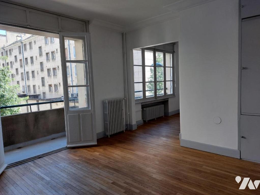 Appartement Rue du Grenier à Sel à Orléans