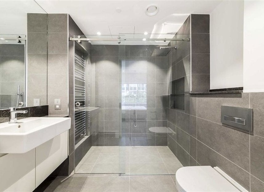 Flat Kingsway in City of Westminster