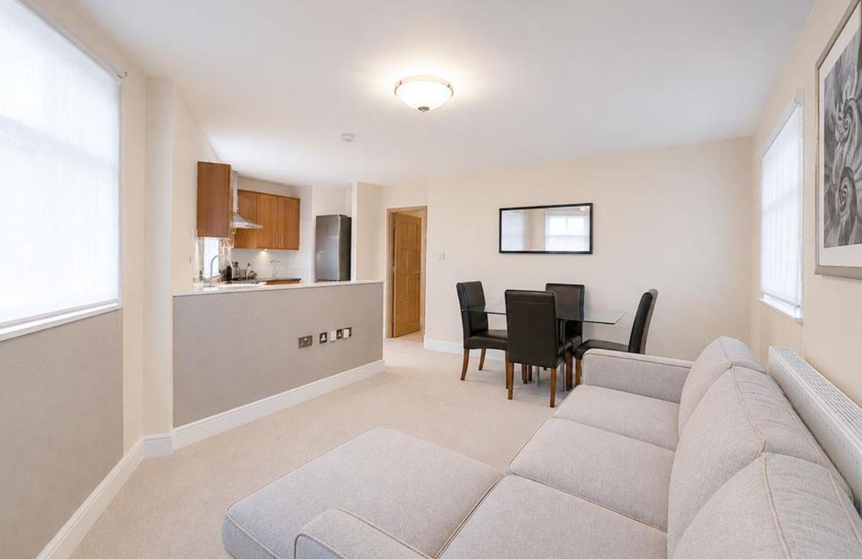 Flat Portman Gate in City of Westminster