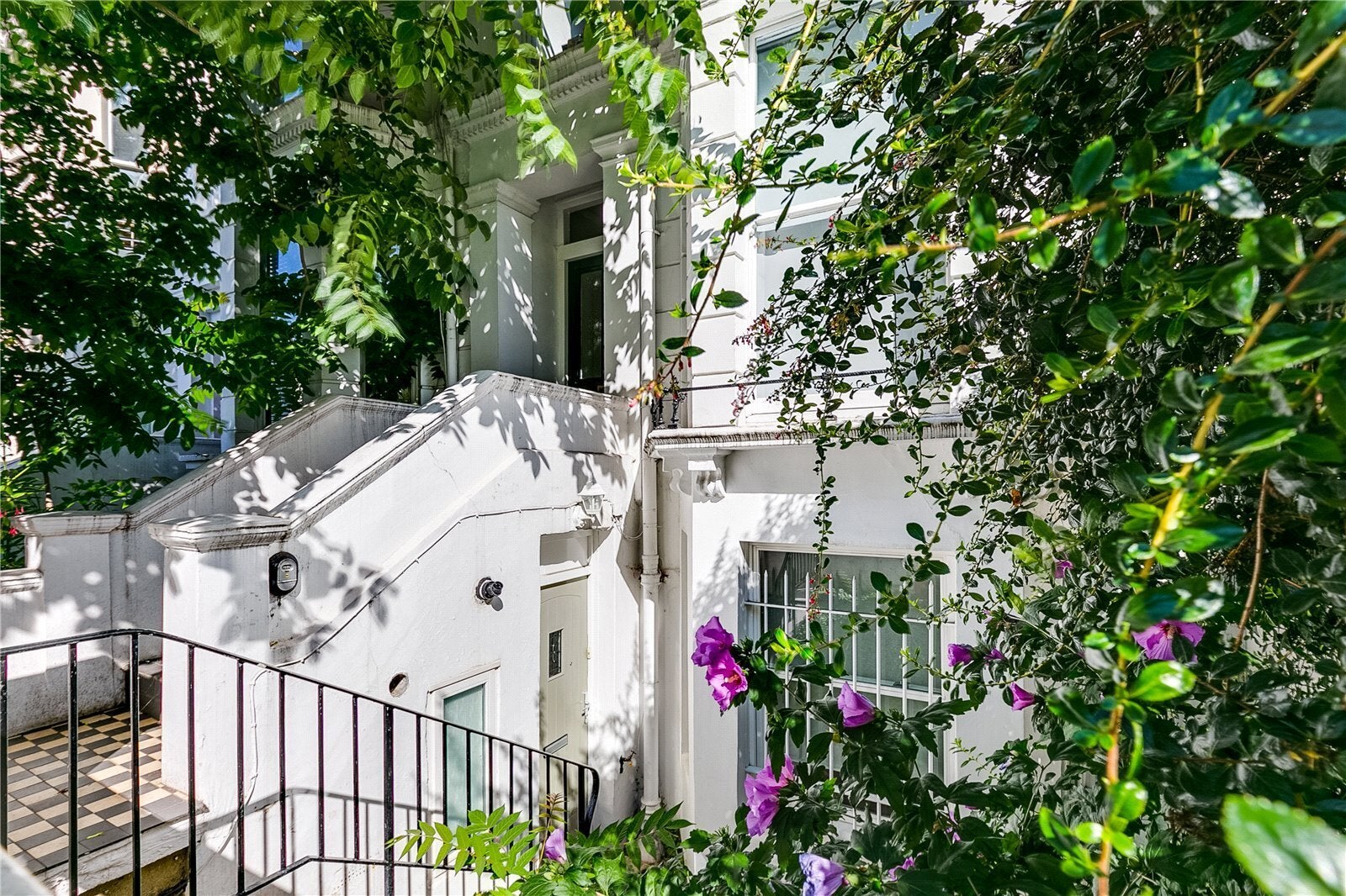 Flat Campden Grove in Greater London