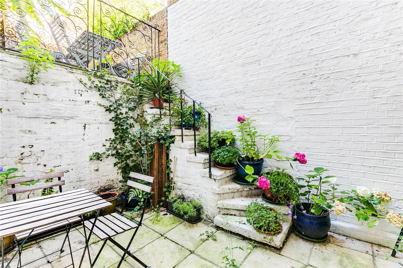 Flat Campden Grove in Greater London