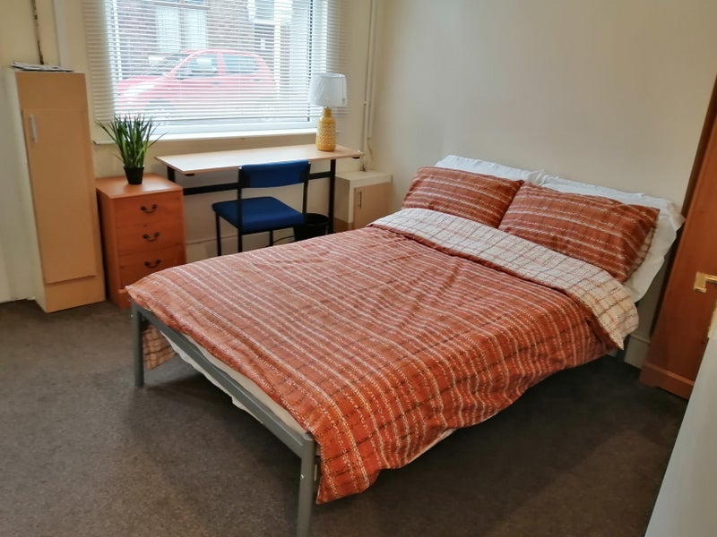 Room Boughey Road in Stoke-on-Trent