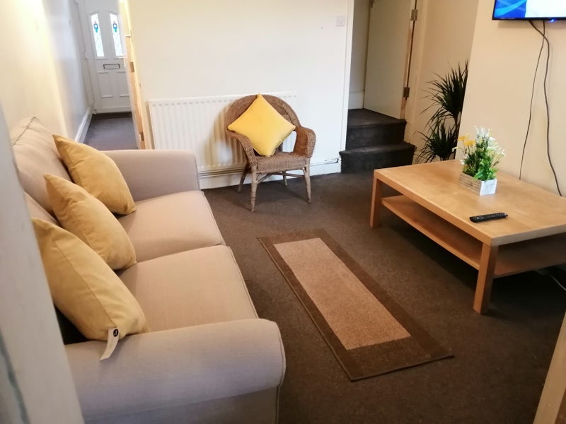 Room Boughey Road in Stoke-on-Trent