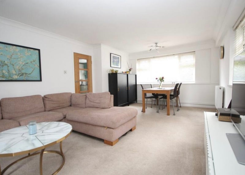 Room Surrey Road in Bournemouth