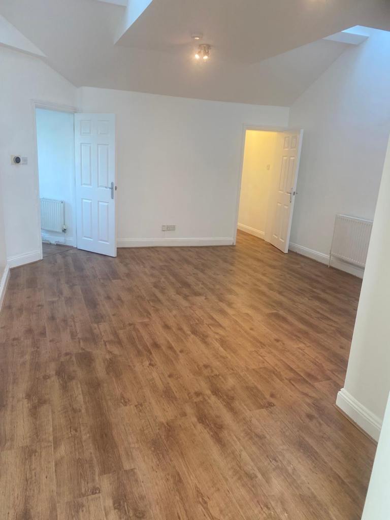 Flat Croham Road in Greater London