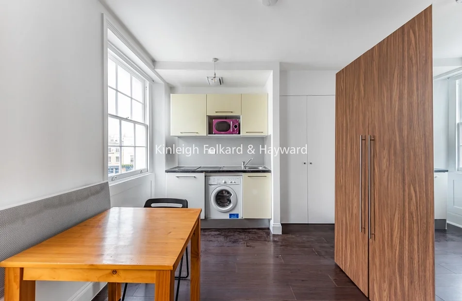 Flat Hurdwick Place in Greater London