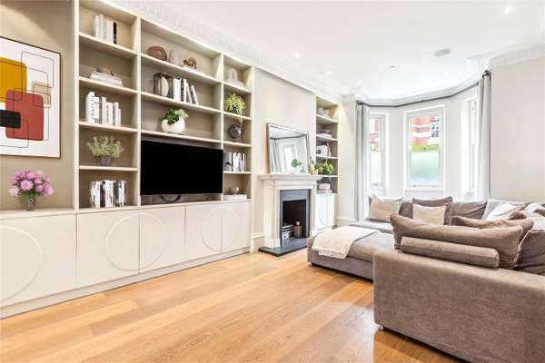 House Cambridge Road in Greater London
